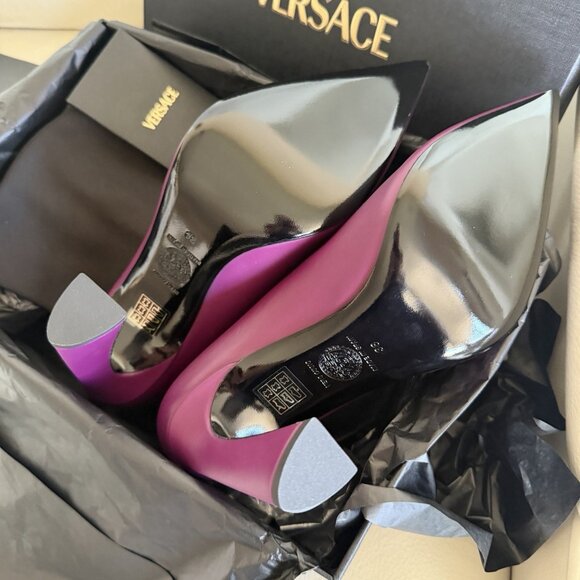 NEW VERSACE LEATHER PUMP HEELS PURPLE MEDUSA SZ 38 100% Authentic - Picture 4 of 8